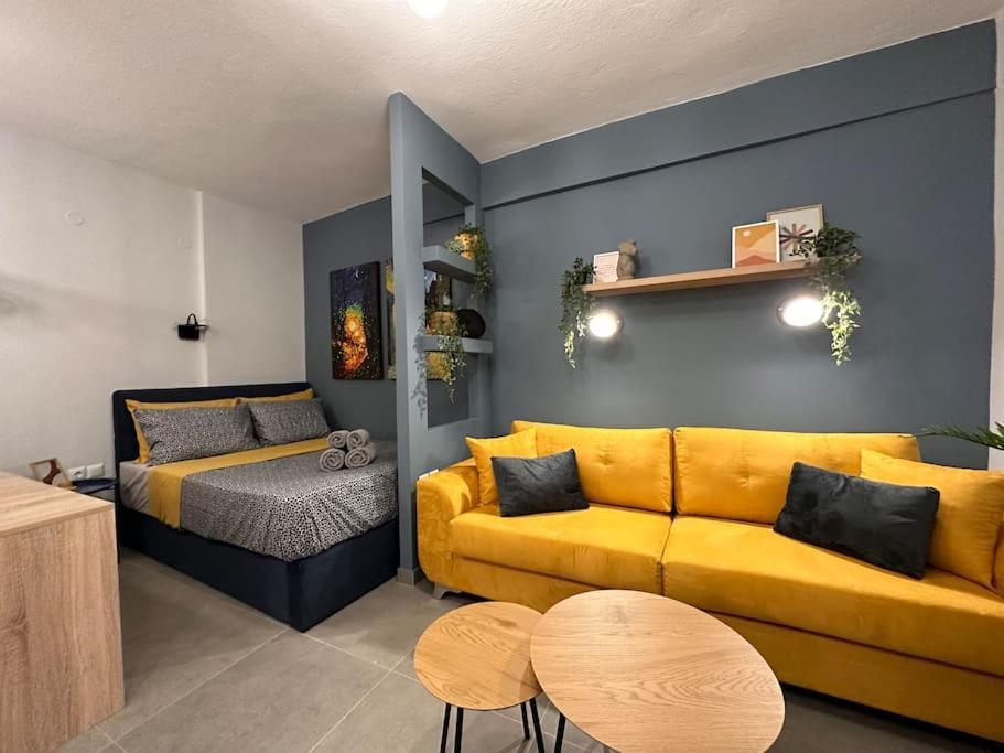 The Yellowblue Apartment, Downtown Солун Екстериор снимка