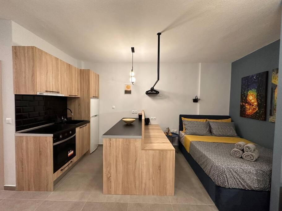 The Yellowblue Apartment, Downtown Солун Екстериор снимка