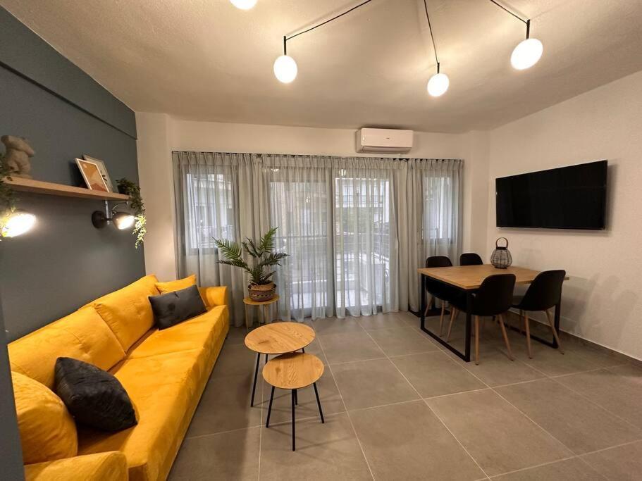 The Yellowblue Apartment, Downtown Солун Екстериор снимка